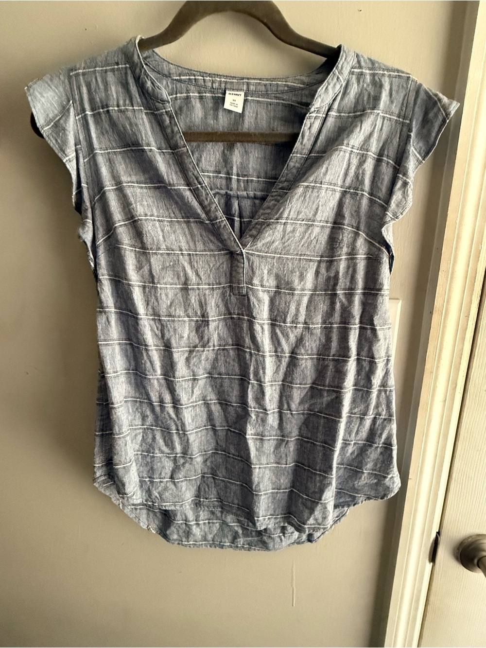 Old Navy Light Blue Striped V-Neck Cap Sleeve Tunic